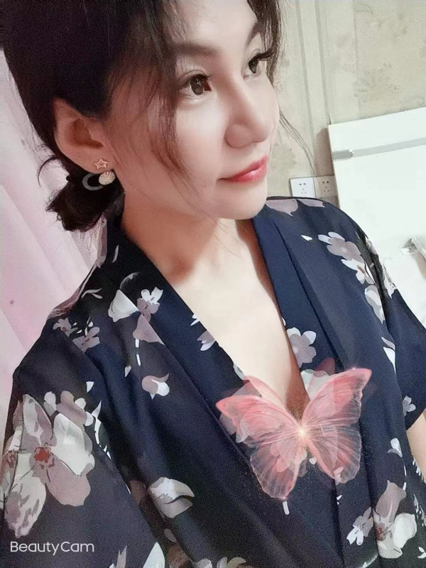 曝光spa女飞儿 喜儿姐妹